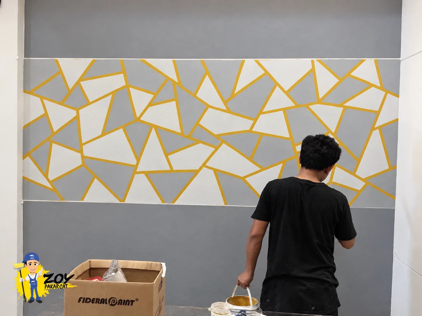 Kerja menyediakan corak geometri pada dinding